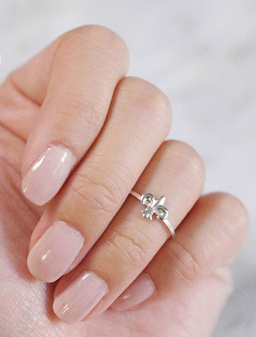 silver fleur de lis midi ring