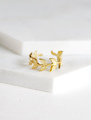 baguette ring . horizontal