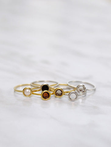 baguette ring . horizontal