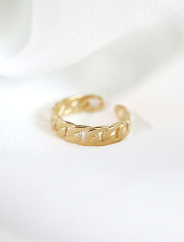 initial ring . gold