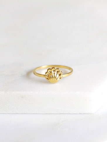 baguette ring . horizontal