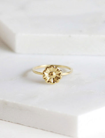 initial ring . gold