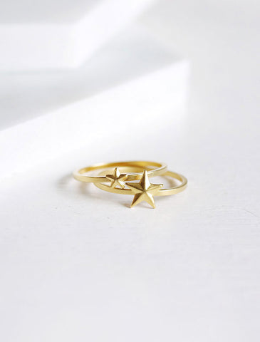 baguette ring . horizontal