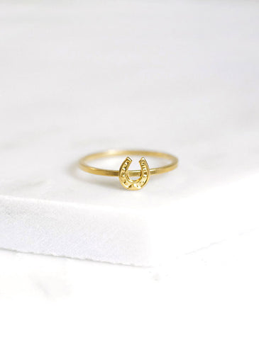 baguette ring . horizontal