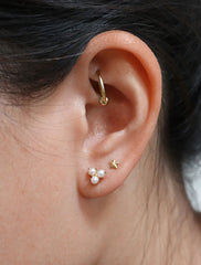 freshwater pearl trefoil earrings modelled