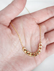 curb chain pendant necklace
