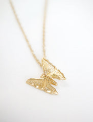 gold butterfly pendant necklace