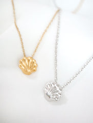 seashell necklace detail