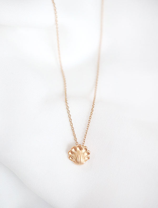 gold seashell necklace