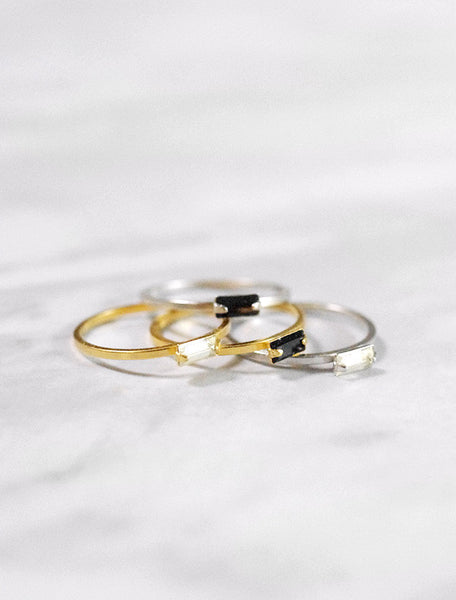 baguette ring . horizontal