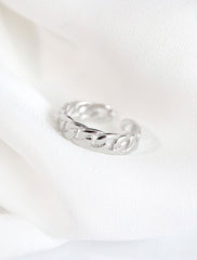 silver chain link ring
