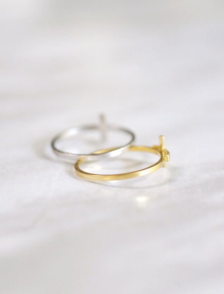 latin cross ring . horizontal