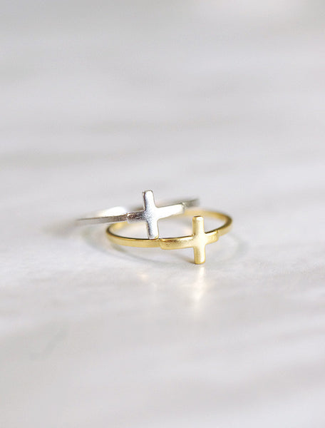 latin cross ring . horizontal