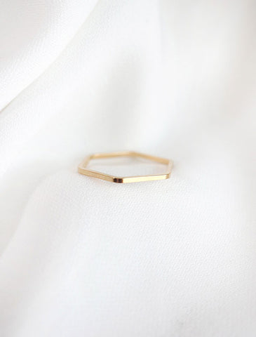 baguette ring . horizontal