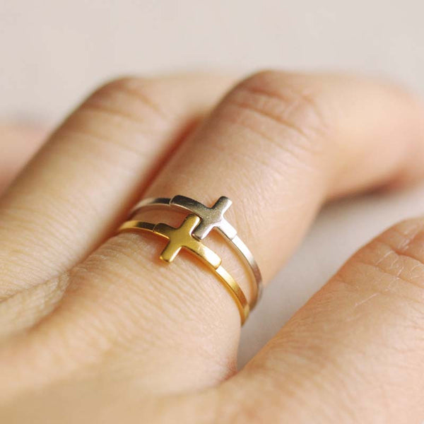 stacked sideways cross ring