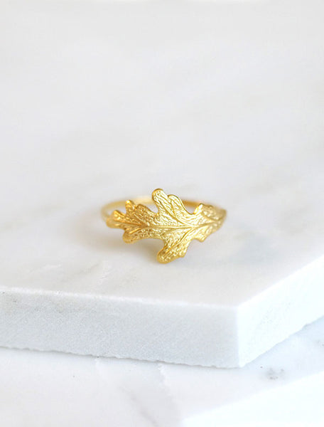 gold oak leaf ring