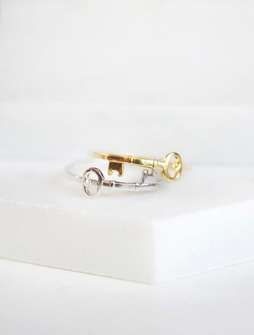 feather rings . set of 2