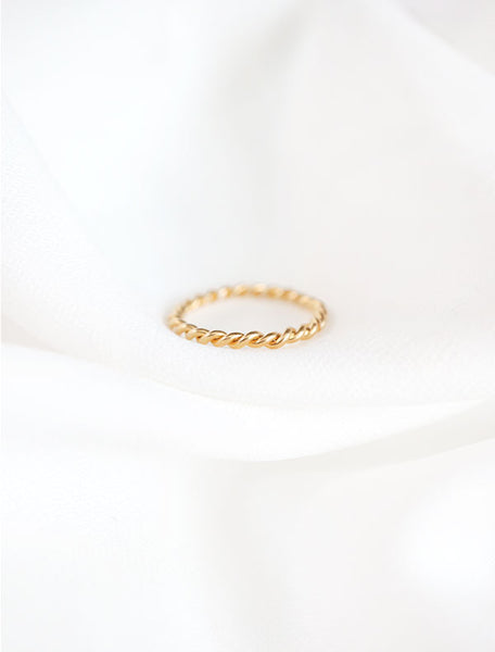 gold twisted rope ring